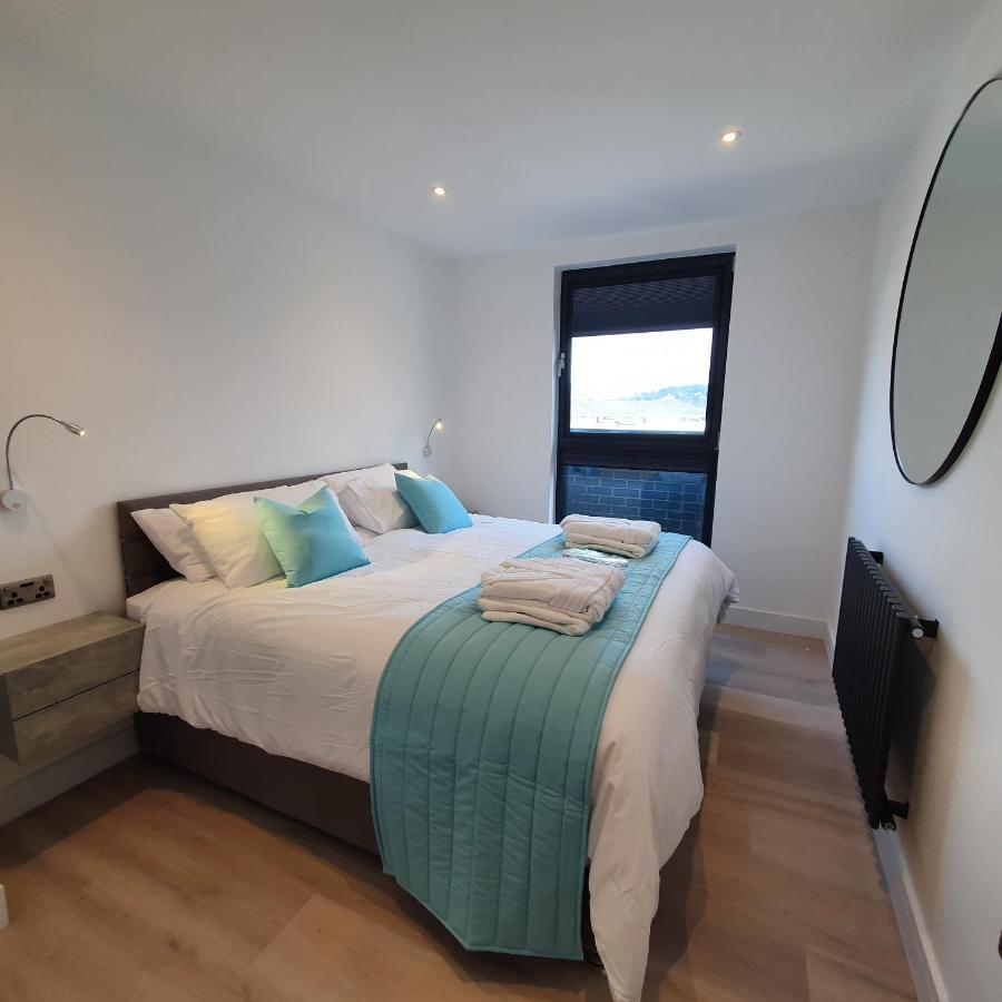 Central Penthouse With Hot Tub & Views 24 Cheltenham Bagian luar foto